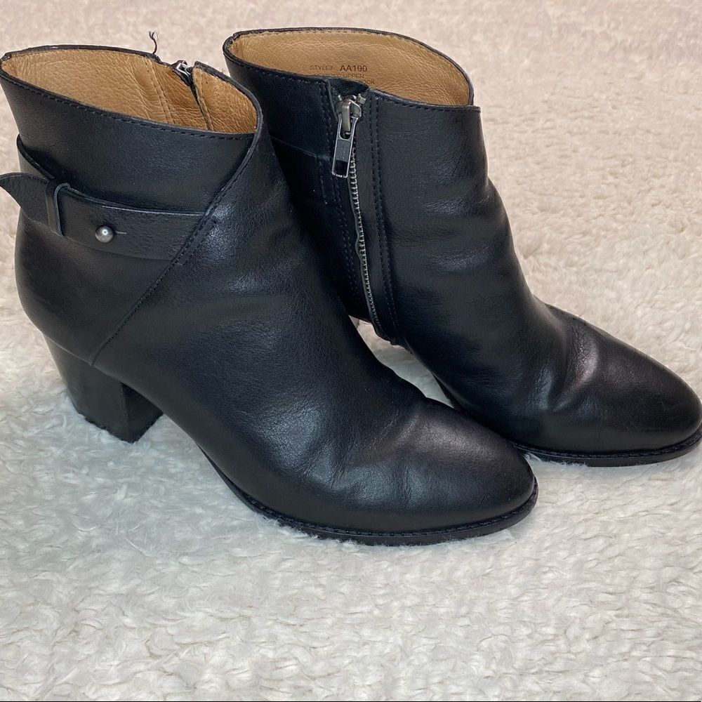 Madewell Collar Stud Heeled Boots in True Black size 9